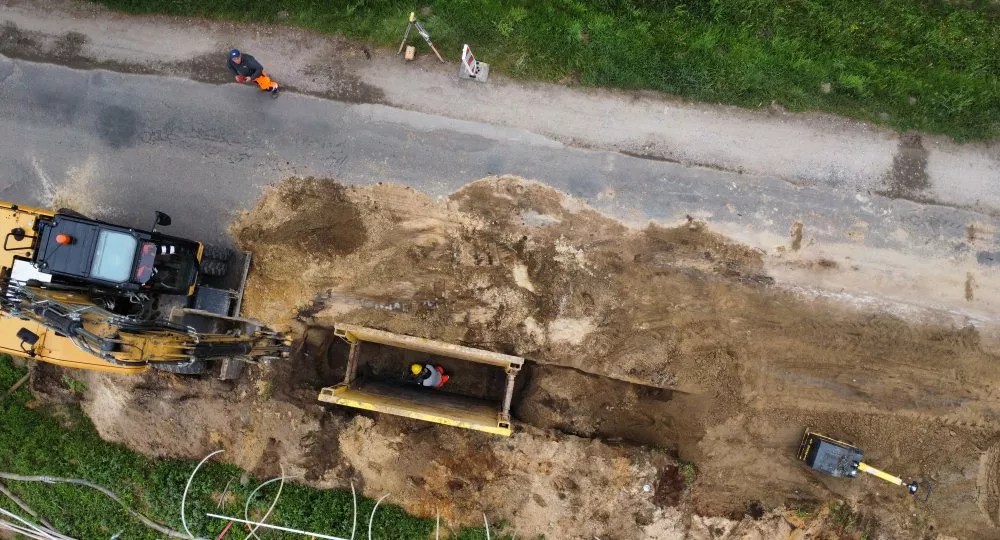 Brąszewice. Trwa budowa kanalizacji na ul. Zabrodzie