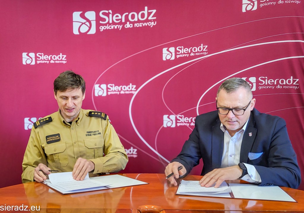 Sieradz. Porozumienie na zakup samochodu operacyjnego dla PSP Sieradz