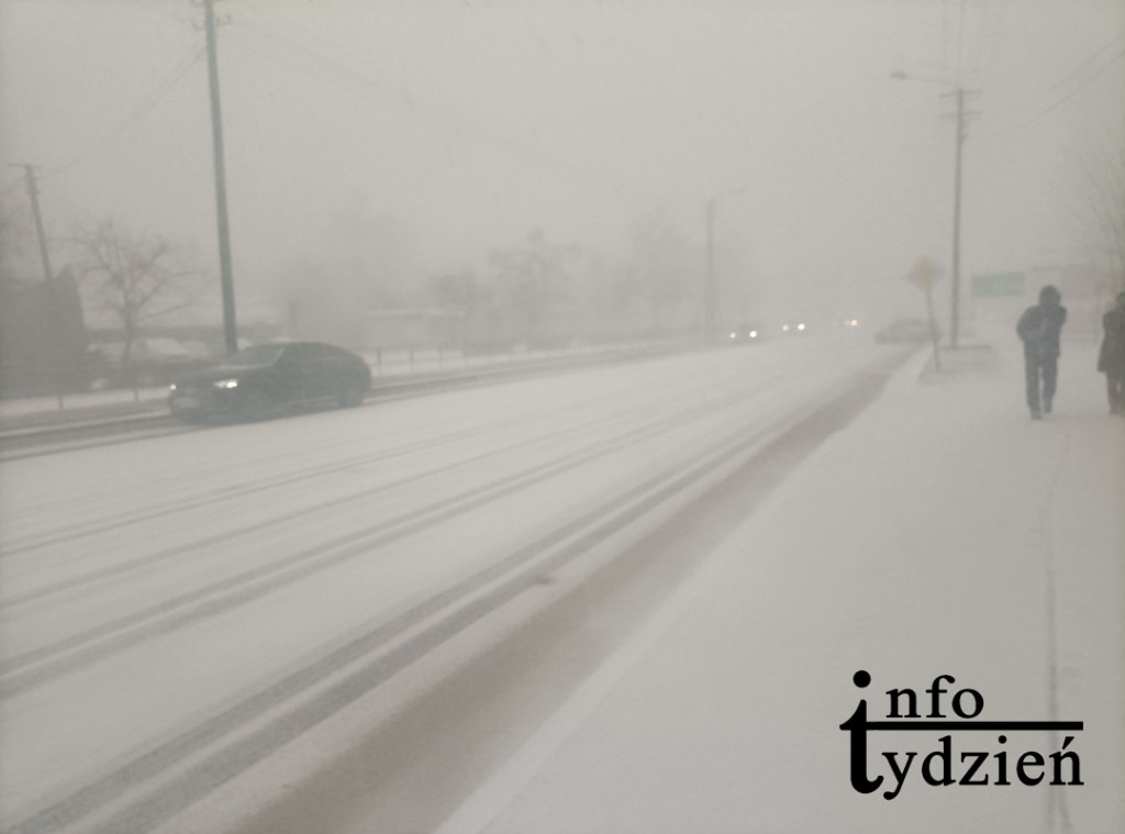 Zima zaskoczyła drogowców? Burza śnieżna nad Sieradzem