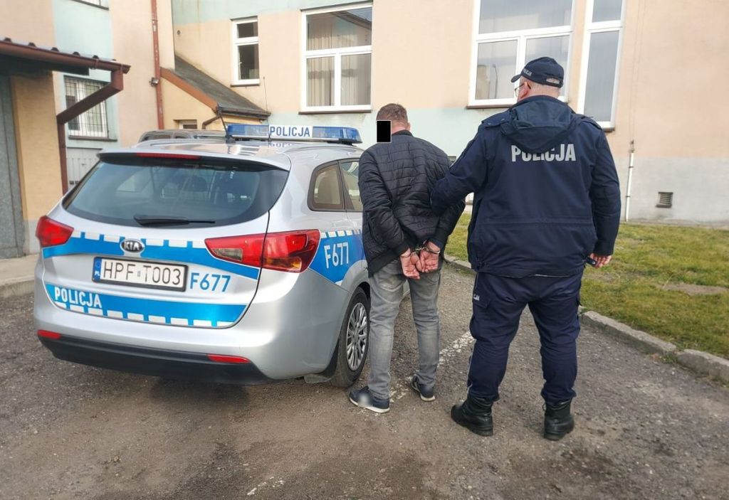 Osjaków. Dzielnicowi po pościgu zatrzymali pijanego kierowcę