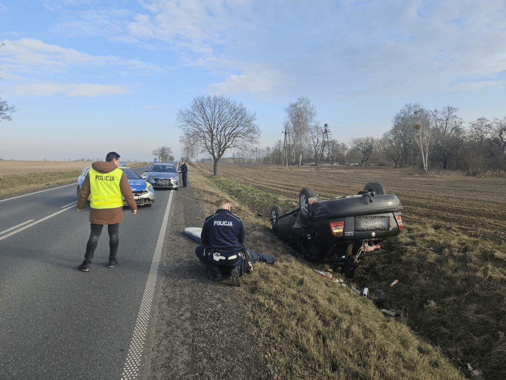 Powiat sieradzki. Pijany kierowca zatrzymany po policyjnym pościgu
