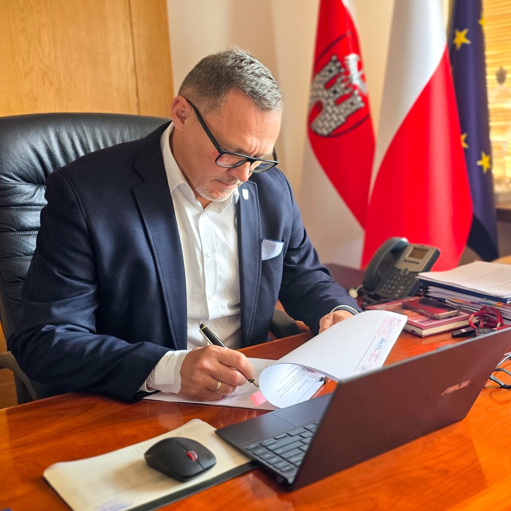 Sieradz. Ulica Podbipięty - umowa podpisana