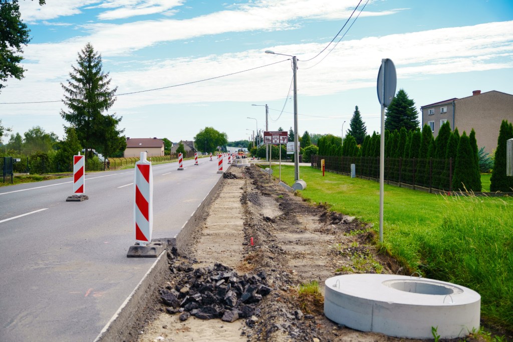 Powstanie nowy chodnik i przejście dla pieszych przy Drodze Wojewódzkiej 482 w Kuźnicy Skakawskiej