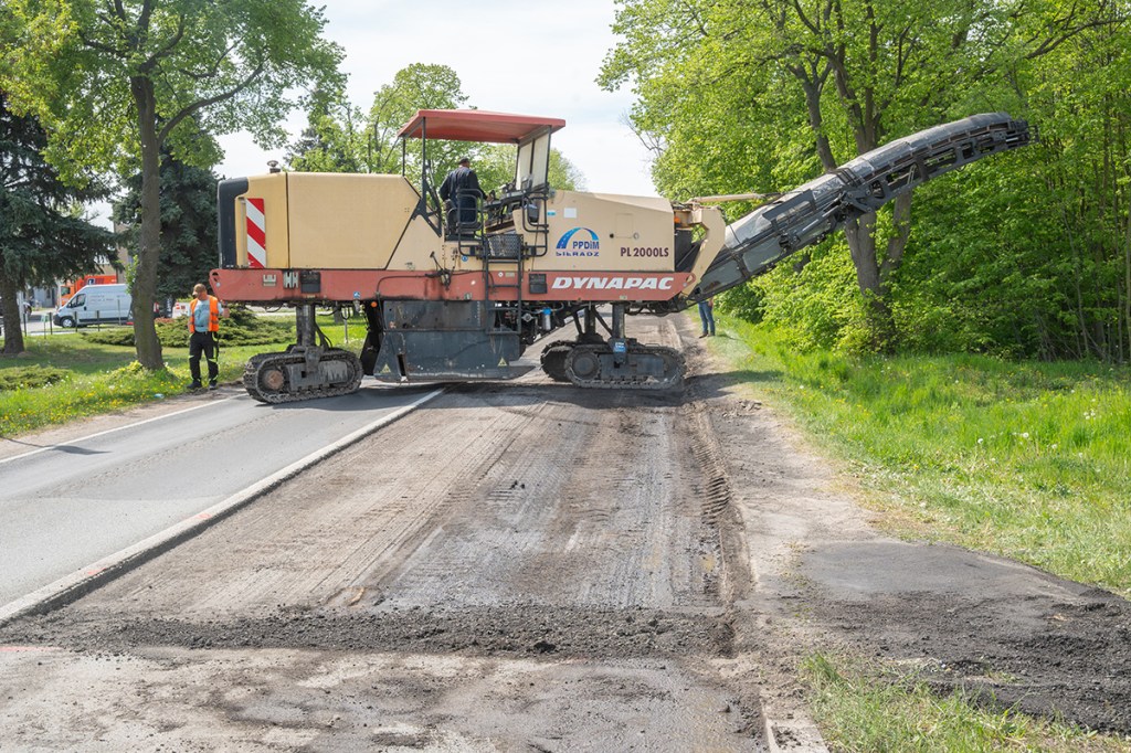 Sieradz. Powstaje nowa droga. Trwają prace modernizacyjne