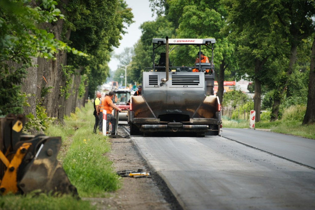 Sieradz. Modernizacja ulicy Jana Pawła II na finiszu. Jak przebiegają prace?