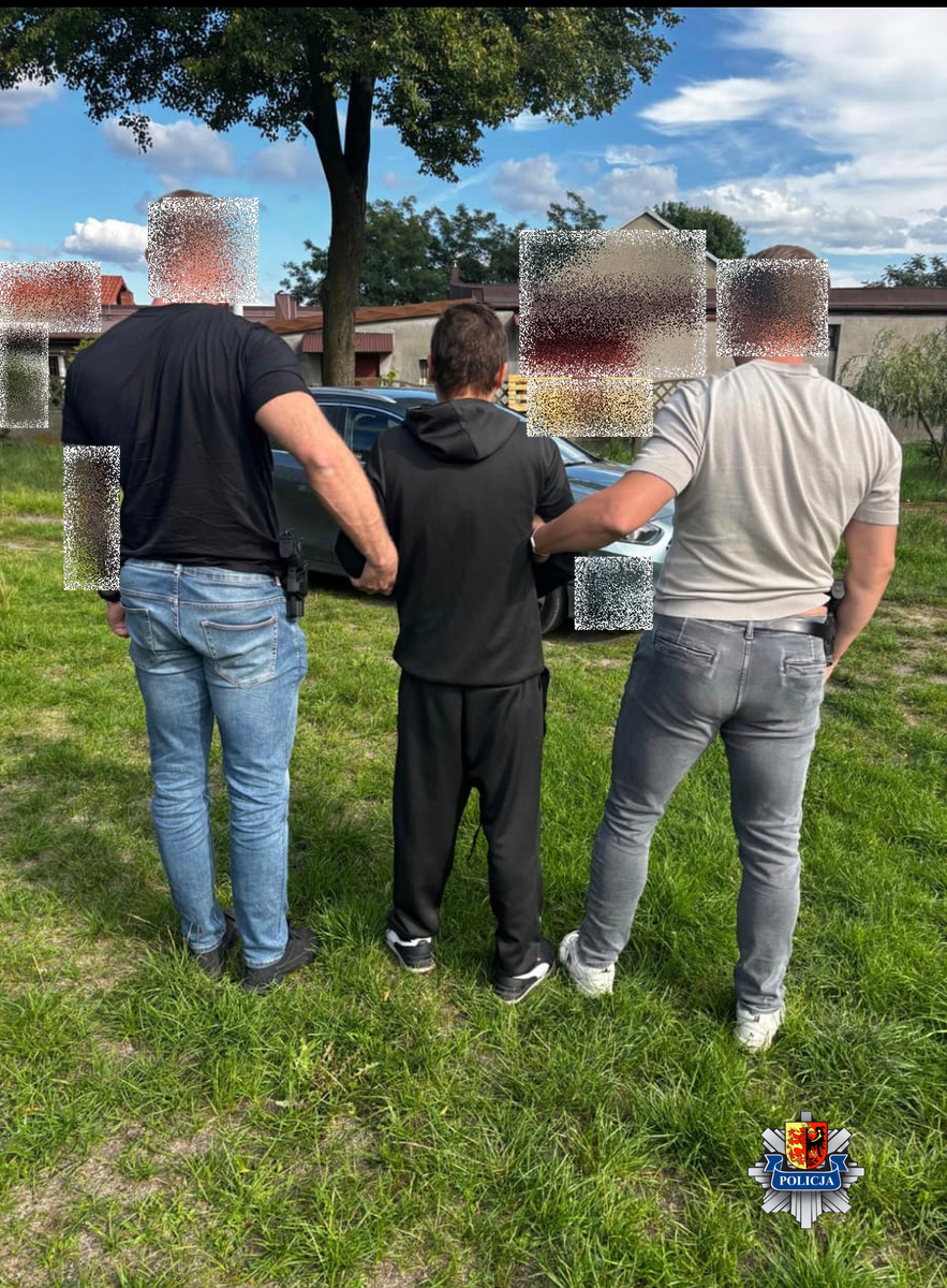 Sieradz. Ukrywał się w Hiszpanii, wrócił do kraju na kilka dni. Kryminalni zatrzymali 33-latka poszukiwanego 5 listami gończymi