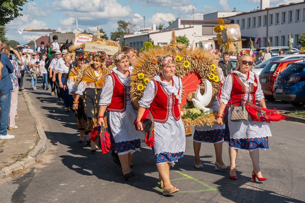 Czarnożyły podziękowały za plony. Rozpoczął się cykl wojewódzkich dożynek