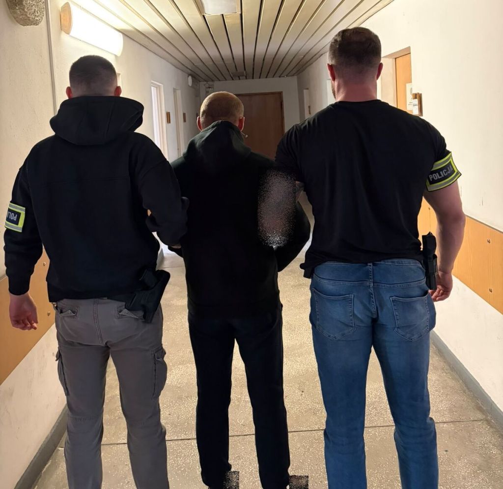 Sieradzcy kryminalni zatrzymali 6 osób poszukiwanych. Wpadł też sprawca uszkodzenia samochodu