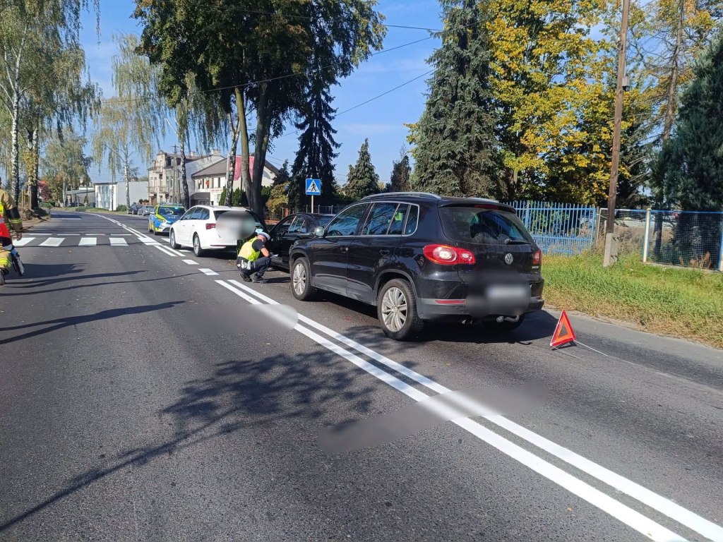 Błaszki. Zderzenie trzech pojazdów na ul. Sieradzkiej